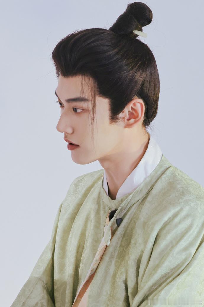 周柯宇金吾不禁张行简定妆照 ​​​