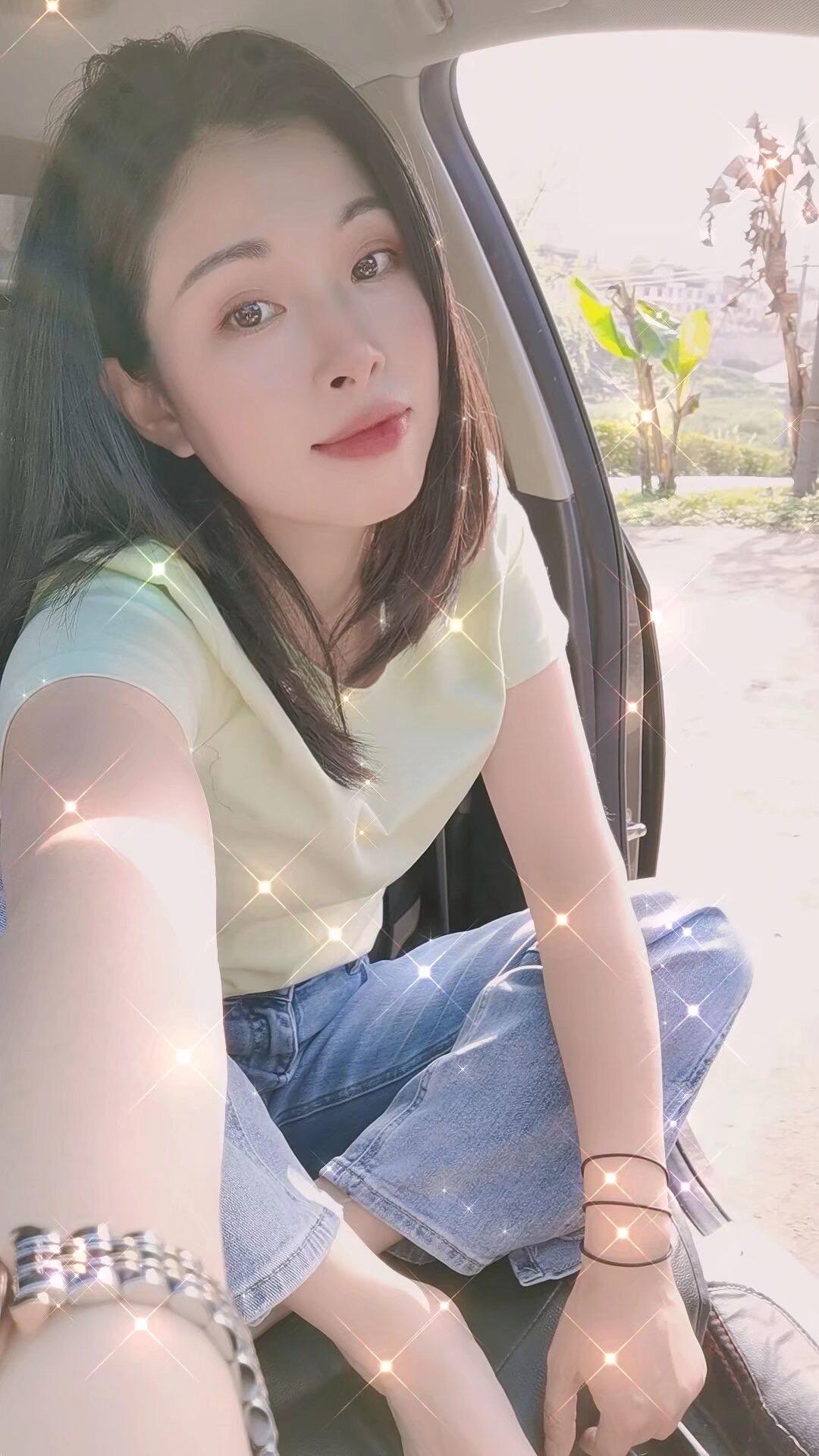 曾经那个满眼是光的女孩好美呀