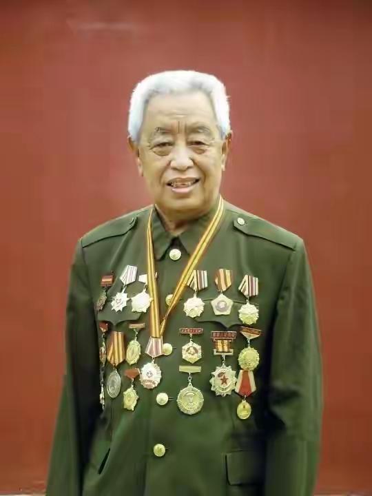 "高玉宝临终忏悔，承认周扒皮是编的，对不起周家后人。"
近期刷屏网络的这条短视频