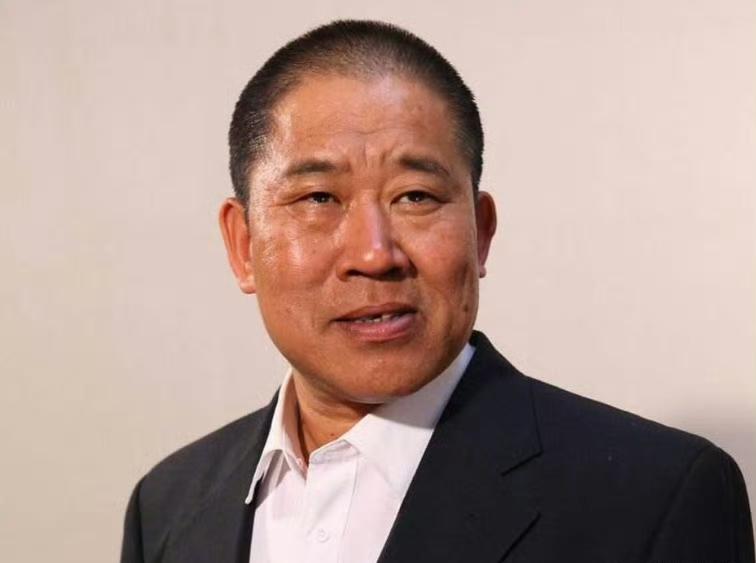 杜旭东演了一辈子“汉奸”，没想到68岁还为“情面”翻了车。他公开为电诈成员庆生，