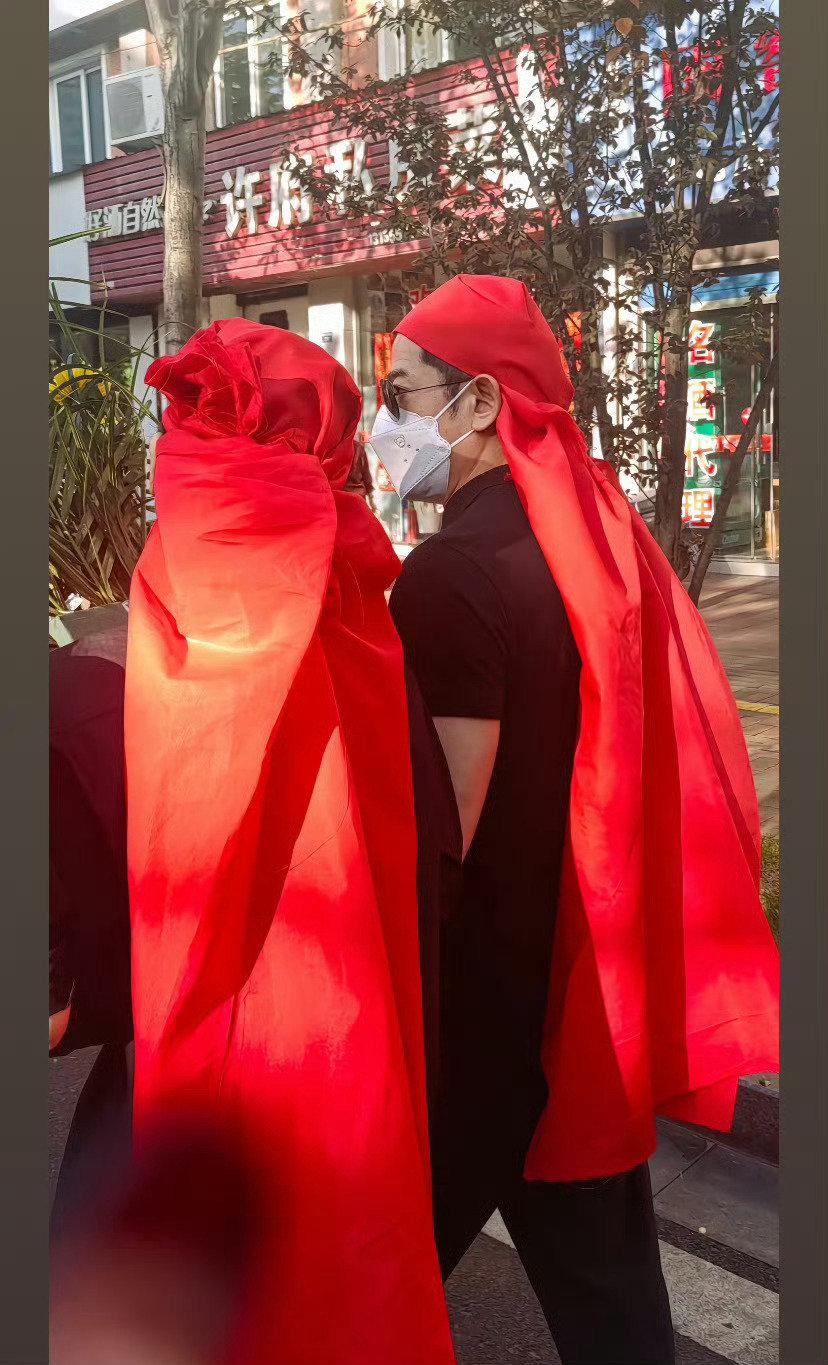 俗话说得好“十里不同俗，百里不同风，”
世界之大，真是我孤陋寡闻了。
看到郭富城
