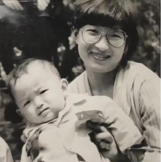 陕西一女子1988年丢了儿子，为了找娃，她跟丈夫离了婚。32年后，她终于在四川找