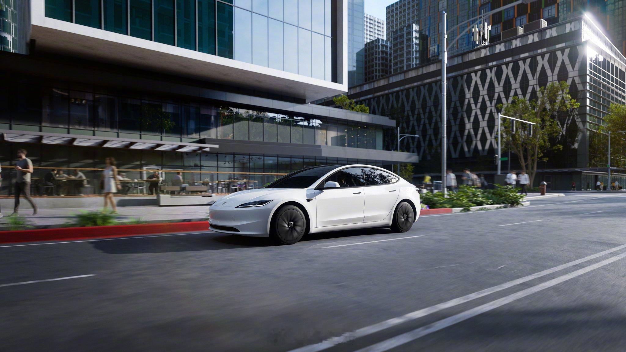 精简版ModelY售价一同发布的还有Model 3标准版，比之前便宜了5500美