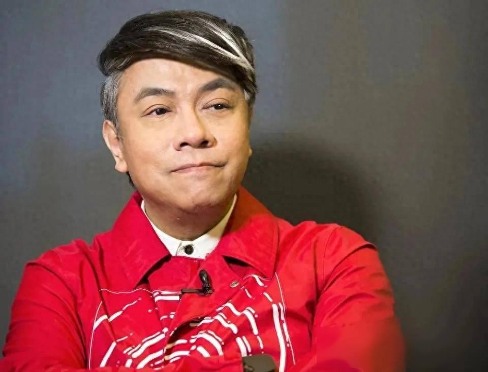 原来这家伙这么令人恶心！十几年了，是谁在营销他的人设？是谁在捧他的场？是那些单位