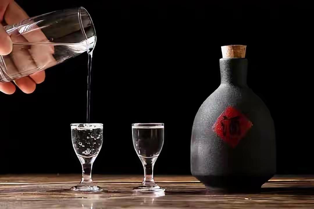 全国喝酒看河南，河南喝酒看南阳！什么两弹一星，五星红旗，一带一路，日月同辉…
