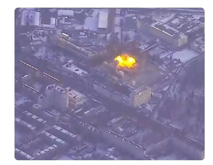 当地时间10日晚，俄罗斯布良斯克州可真是出大事了。布良斯克市遭乌克兰导弹袭击，6