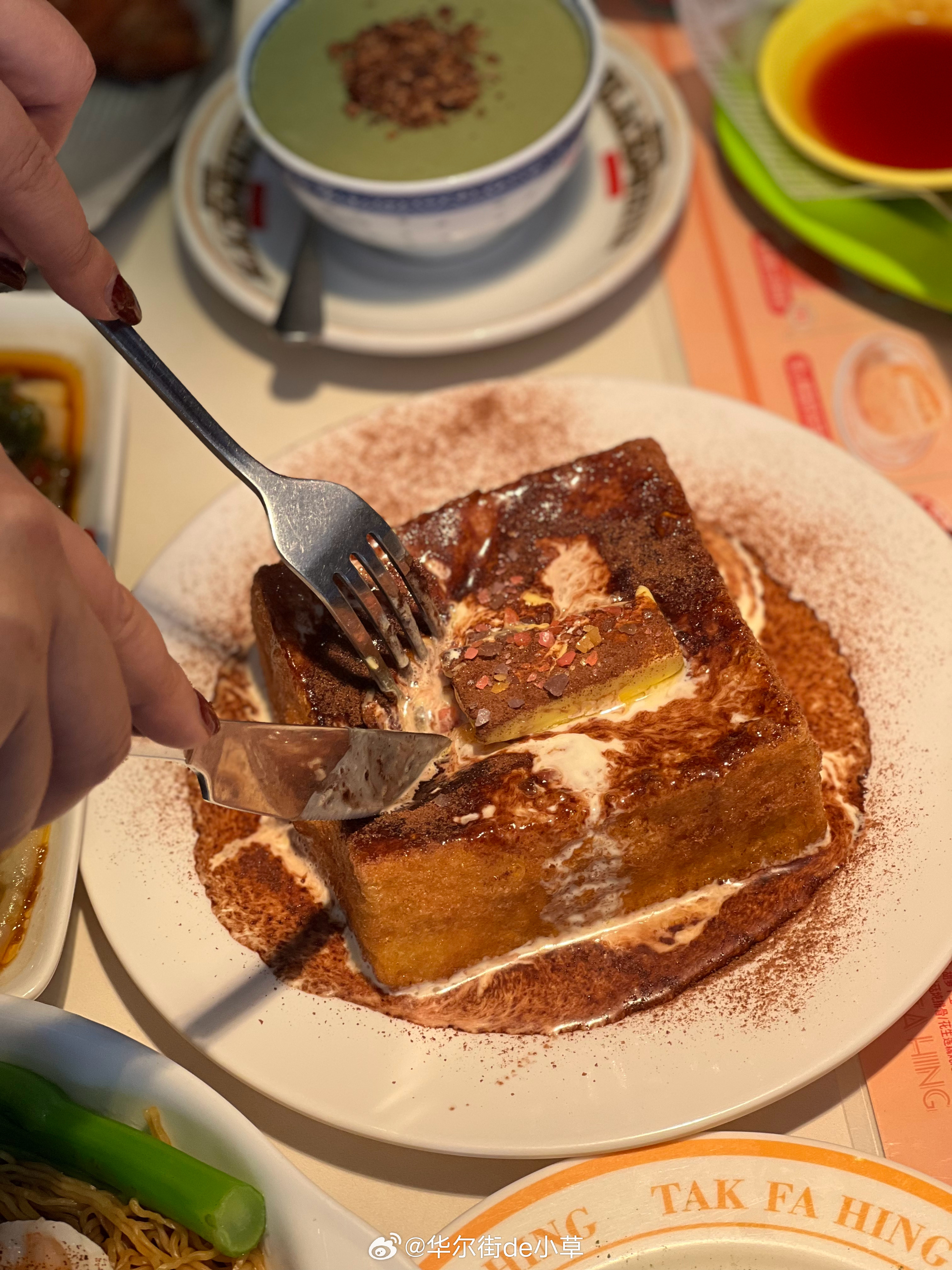 在宇宙中心小寨终于帮大家找到了正宗港式茶餐厅辣✨ 德發興港式茶餐厅✨ 经典港风装