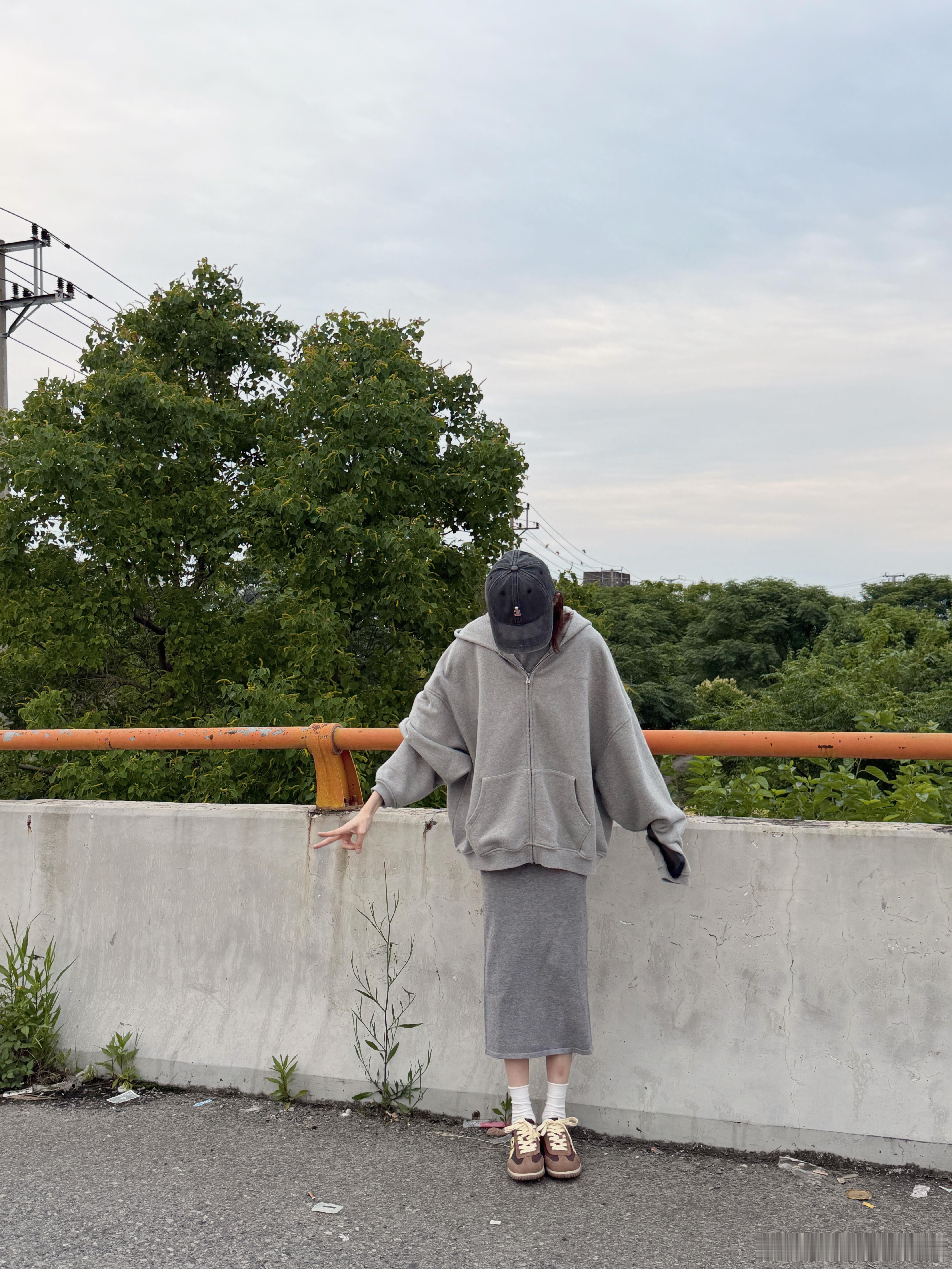 谁还没被凡凡私服种草！低饱和全灰搭配温柔到骨子里☁️这种舒服不刻意的松弛感真的爱