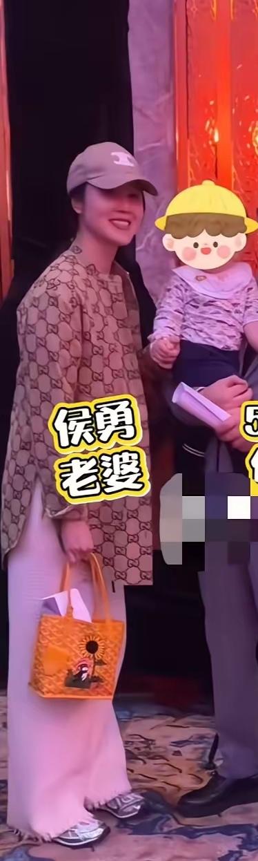 男人的花期就是很长，以某画家87还能得子来看，今年才58岁的侯勇还可以再和妻子王