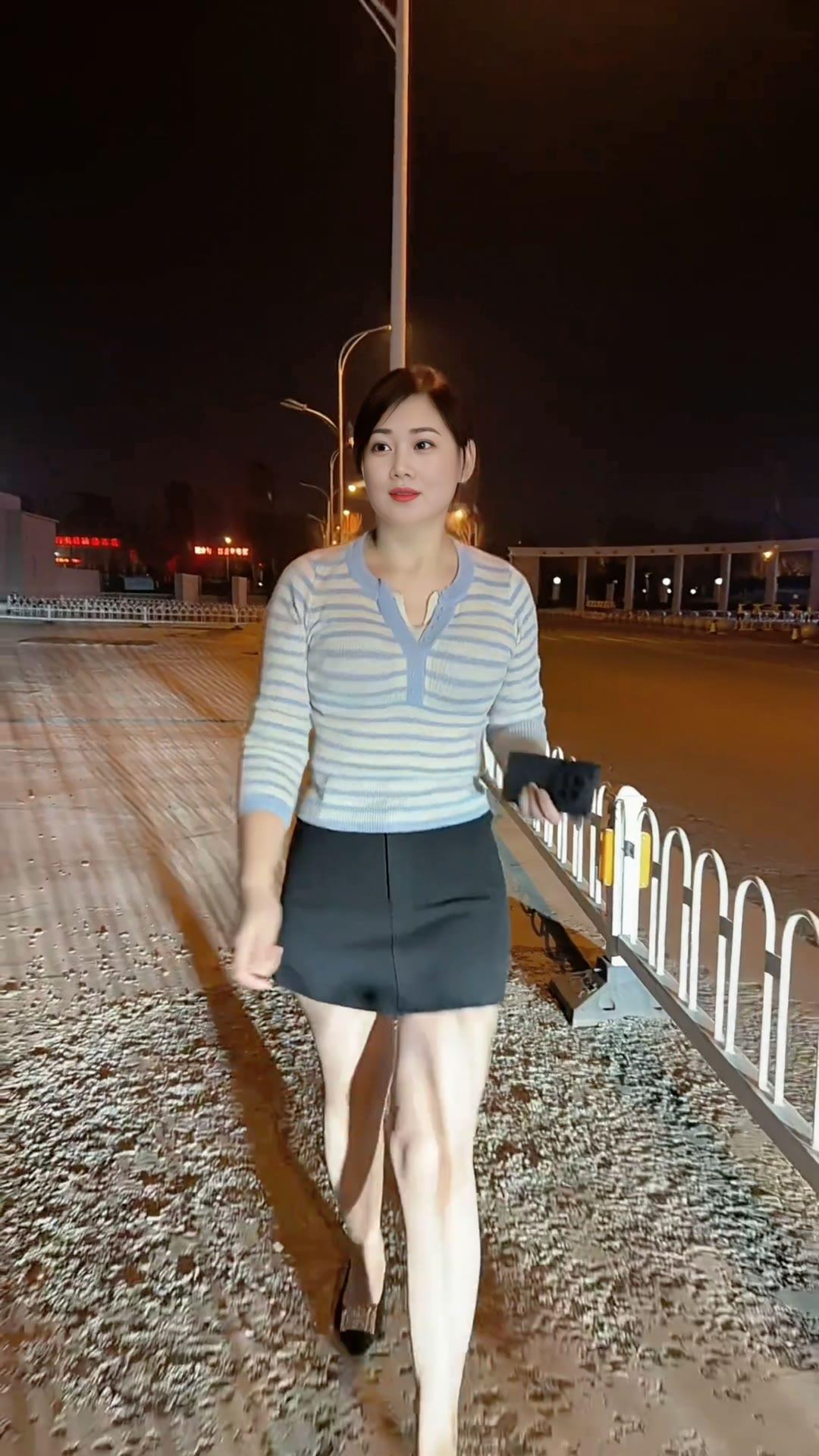 走不进的世界就不要硬挤，容易崴脚