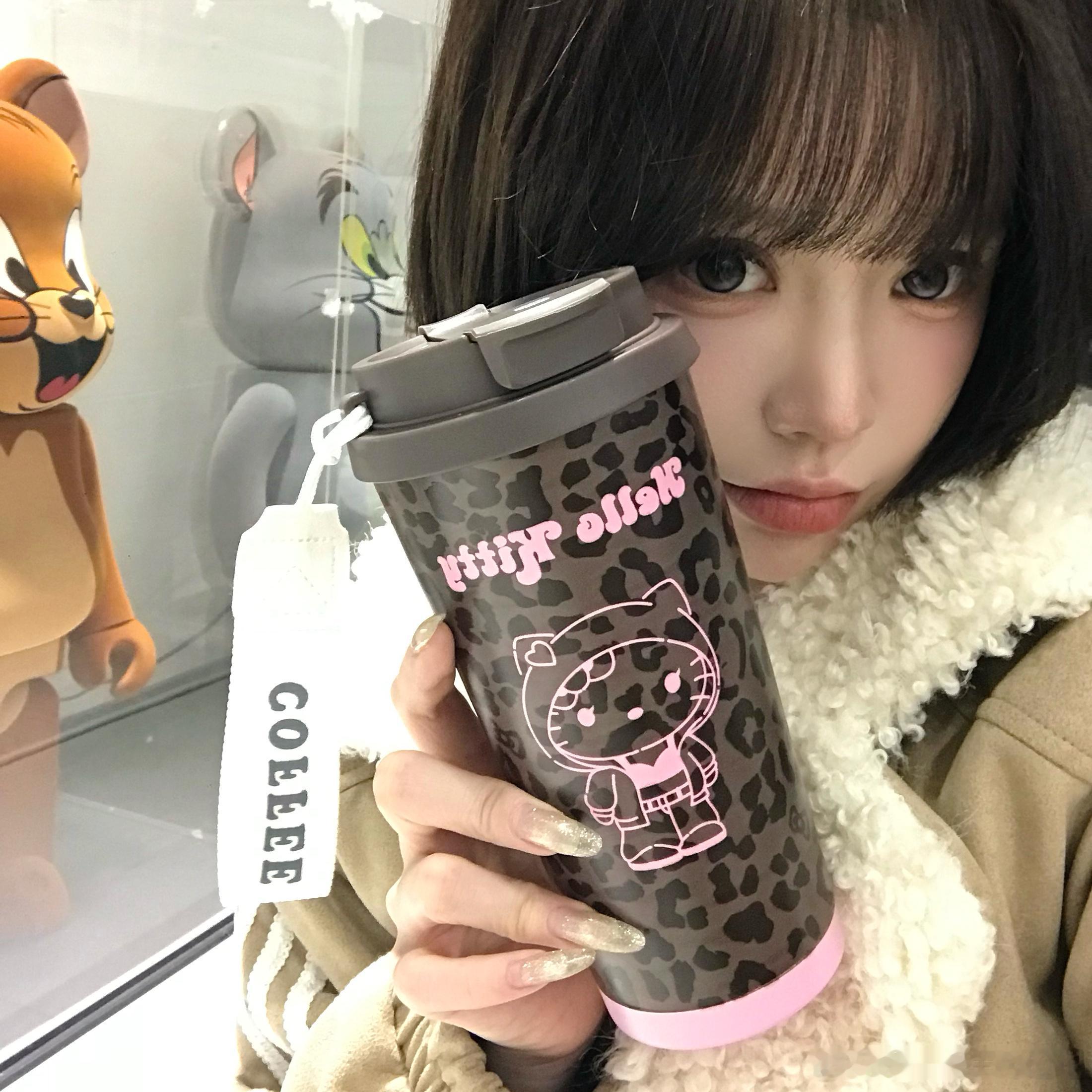 报告！已经开始吃上水煮蛋了🥚有两个是我妈的，我只吃了两个哈！菜市场买的土鸡蛋，