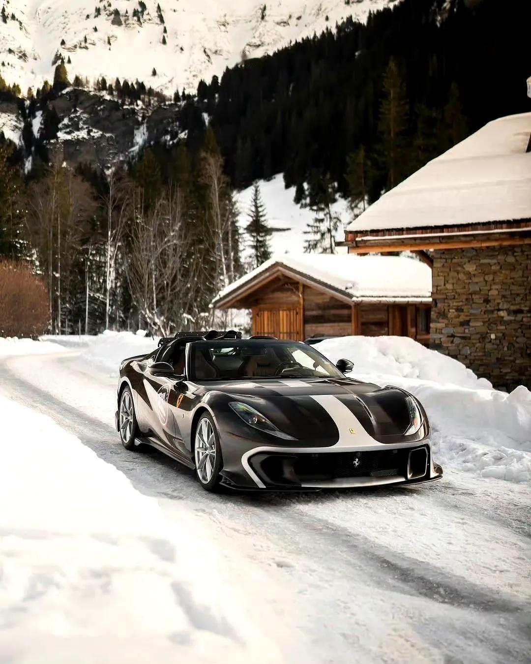 812 Competizione Aperta