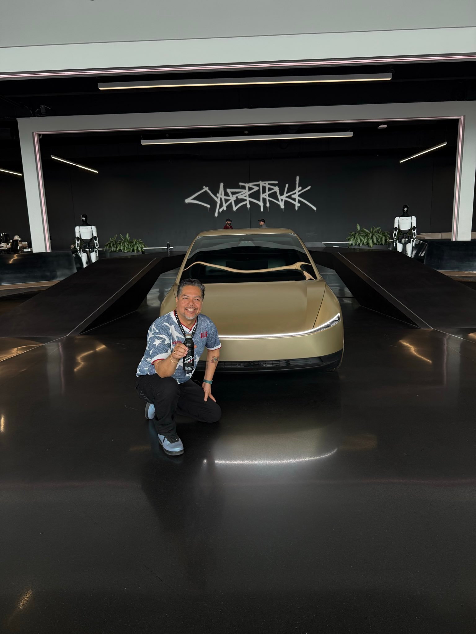 4月6日，美国国家公路交通安全管理局 (NHTSA) 结束了对特斯拉“智能召唤”