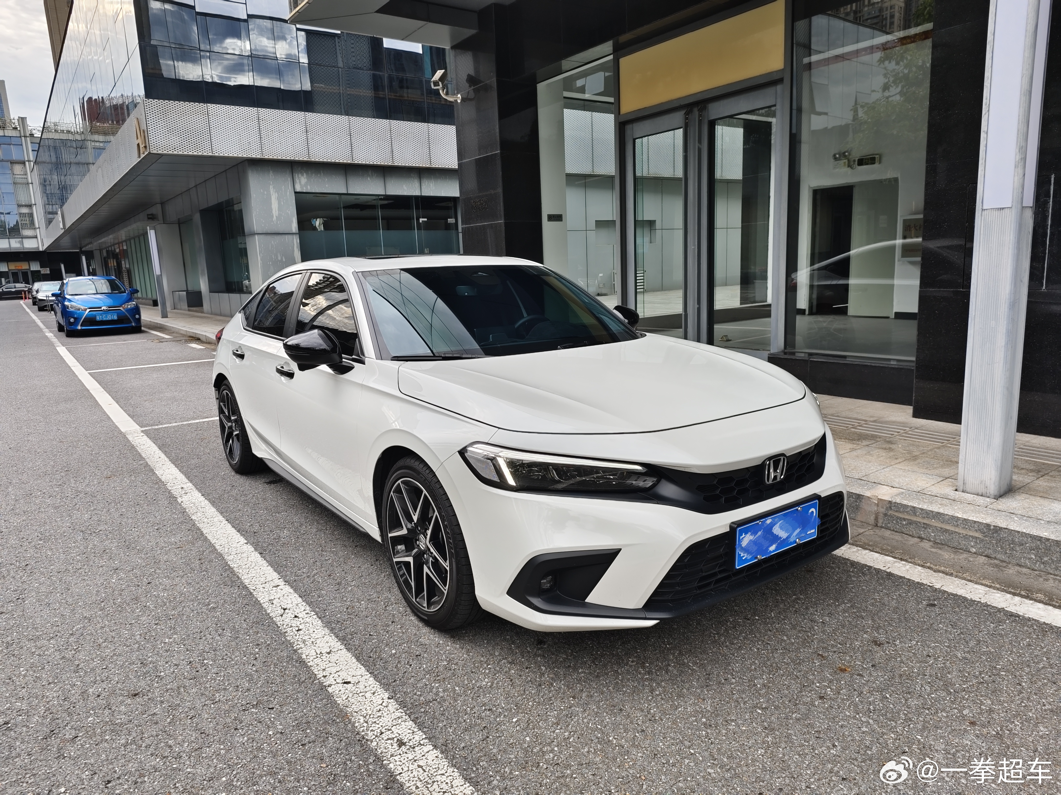 第一次当车贩子，收了一台11代思域两厢手动，车子当时是找我买的4月份上牌，目前跑