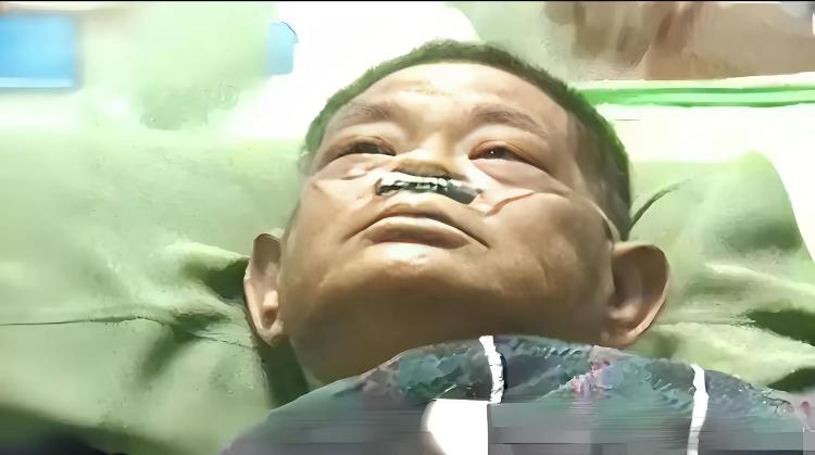 黄任中临终前在医院里的一幕