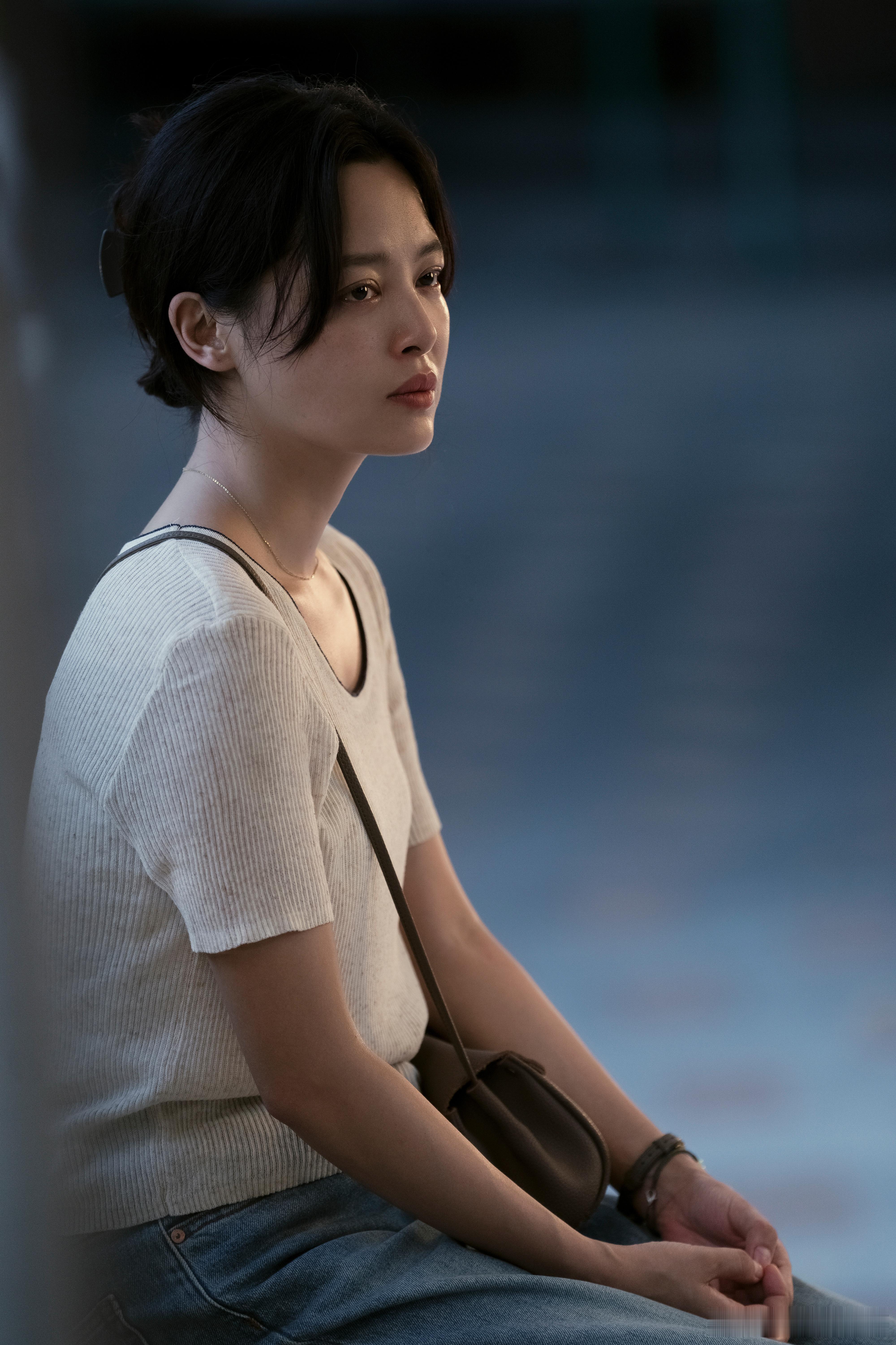 2025南方周末文化原创榜——年度电影《日掛中天》，威尼斯影后辛芷蕾持续曝光！南