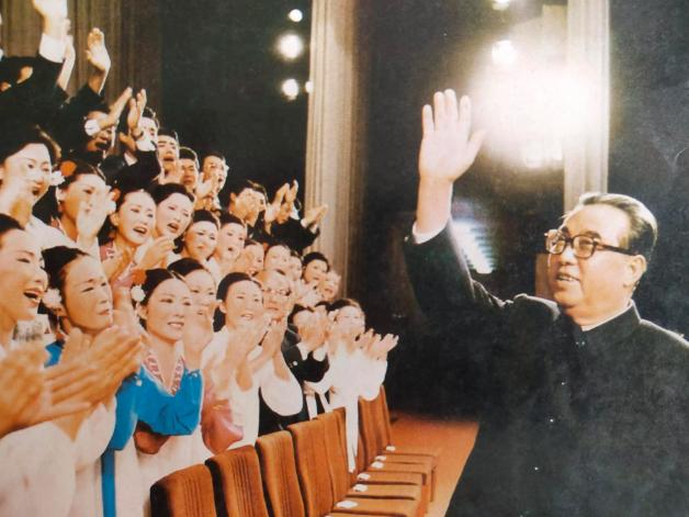 [太阳]当今国际局势与美苏冷战有啥区别，小国为啥不能再左右逢源两头吃？因为我们“