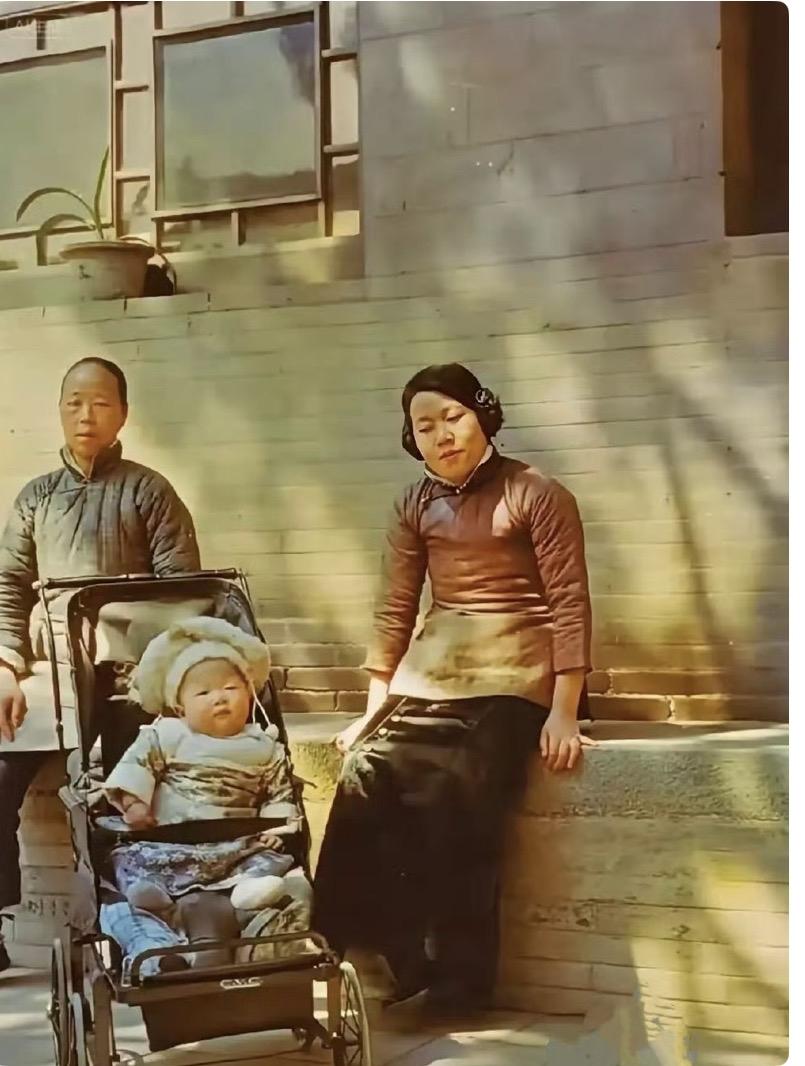 图中是“民国一姐”宋霭龄刚生一胎那会儿！这位女人可不简单啊，名气虽然没有两个妹妹