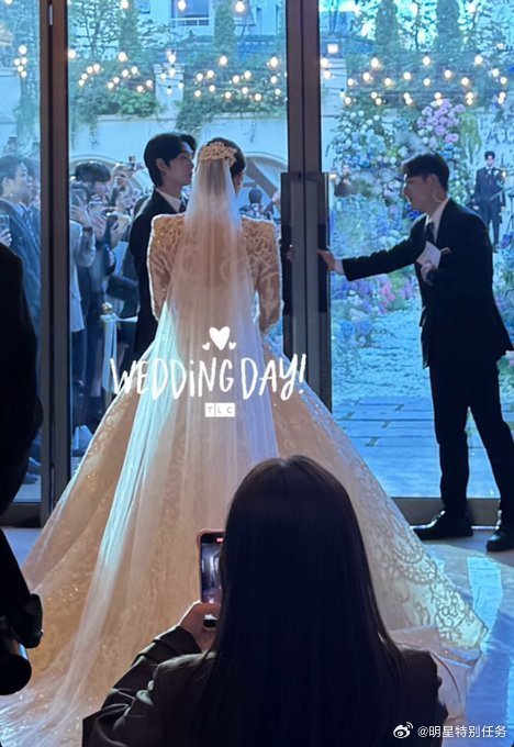 ailee婚礼ailee崔时训婚礼 20日，美籍韩裔歌手Ailee与曾参加过《单