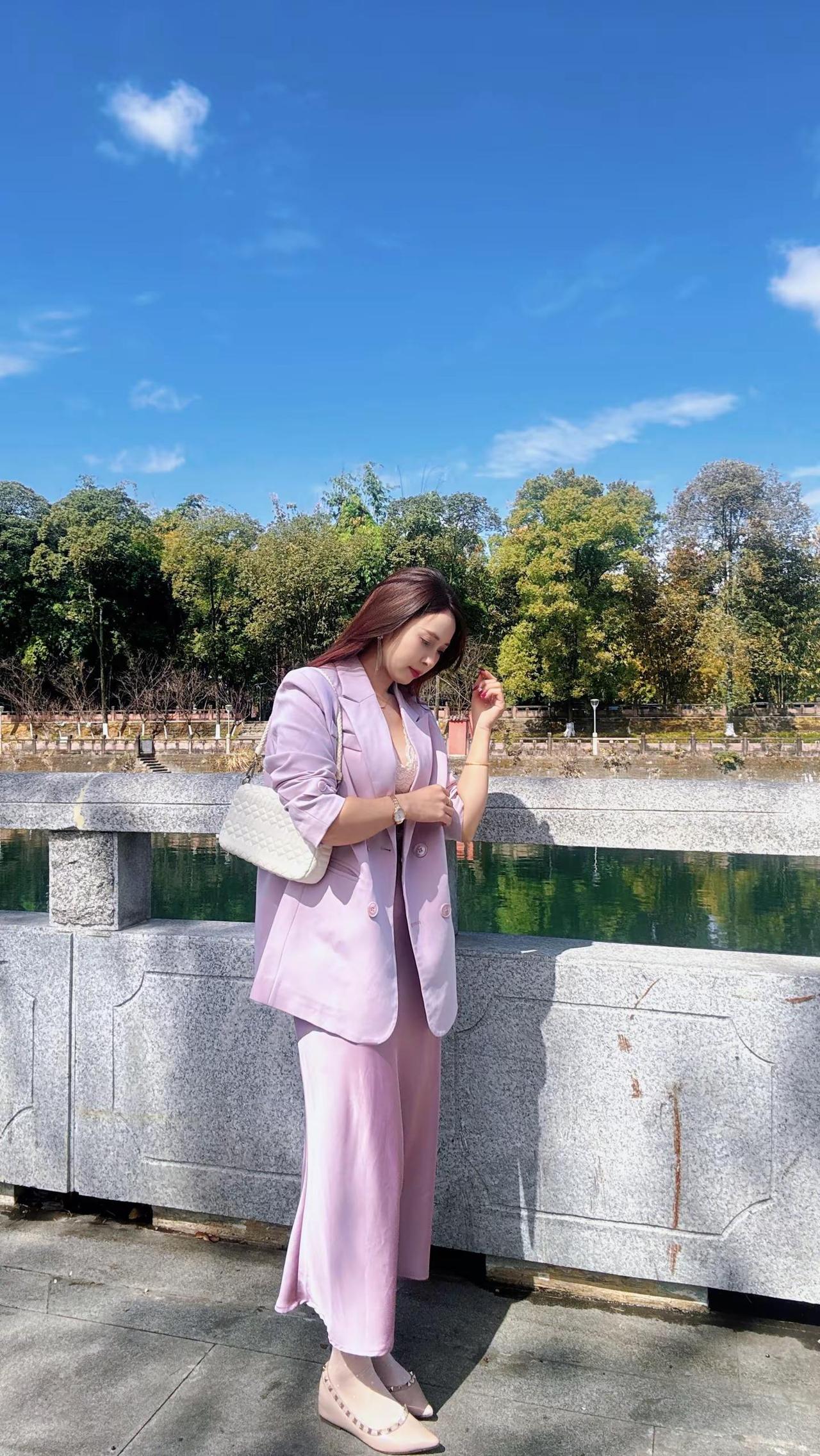 事情压不死人，但情绪会，我没有多生气，只是很失望，就那么一瞬间，心一下就空了，没