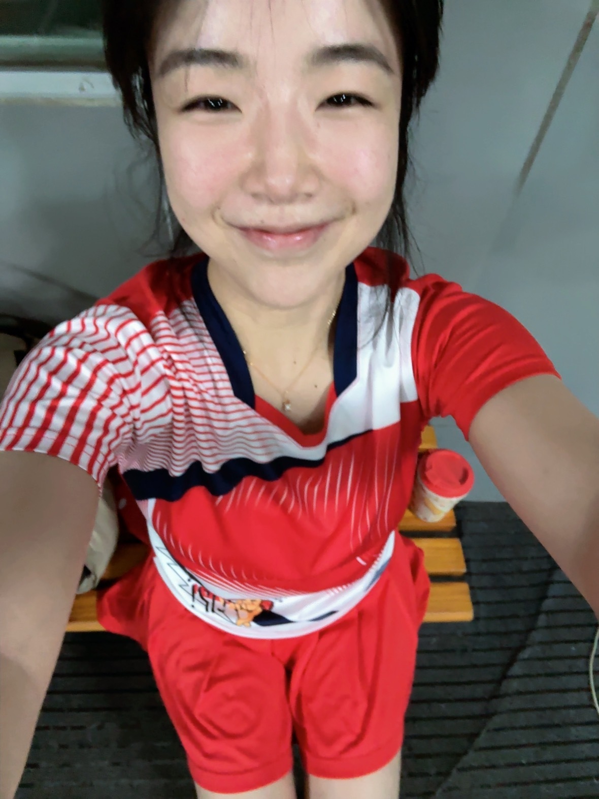 一身红色被笑了 