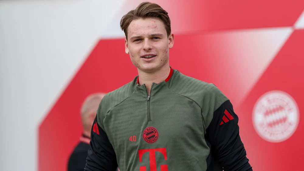 “踢球者”称，拜仁不排除16岁的小门将普雷斯科特首发出战亚特兰大。随着“三门”乌