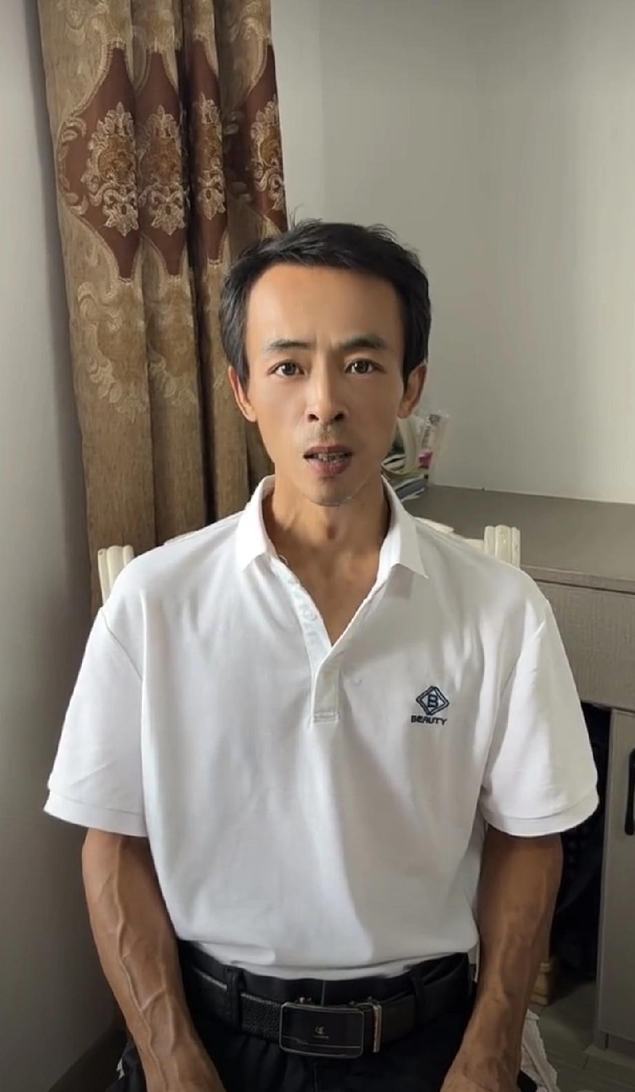 6元鸡排卖出60元情绪价值，鸡排哥爆火原因揭秘！

油锅滋滋作响，队伍排成长龙，