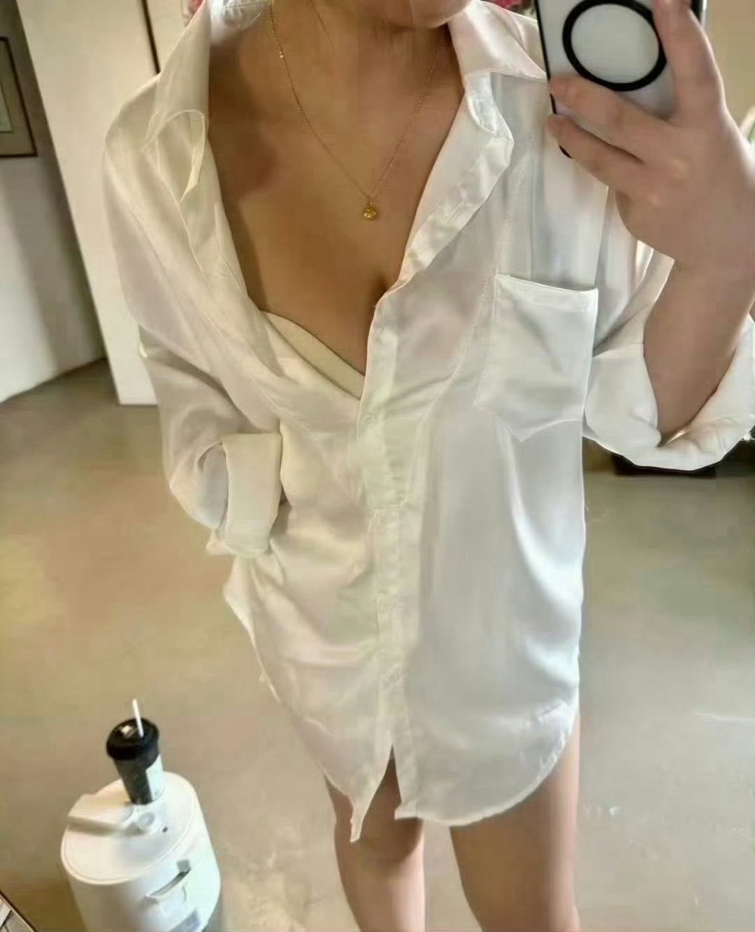 他的衬衫～  ​  ​  ​​​  ​​​