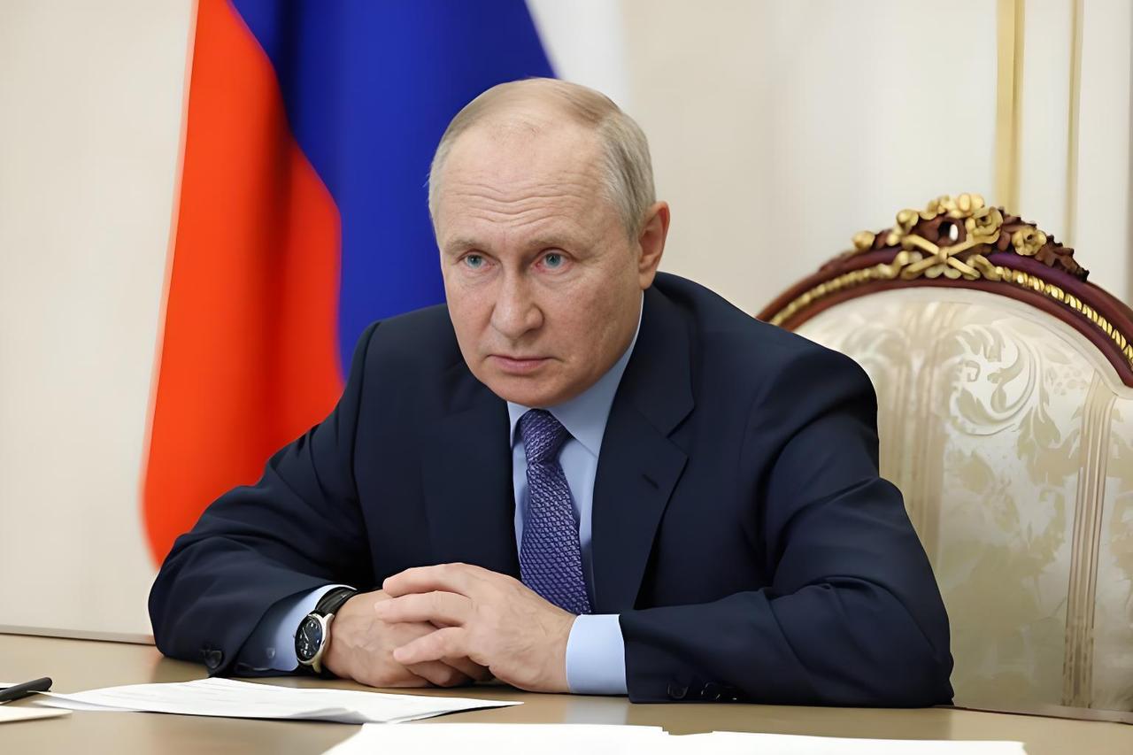 俄乌战争再一次升级！
【网易新闻】前几天，一枚“榛树”高超音速中程弹道导弹从俄罗