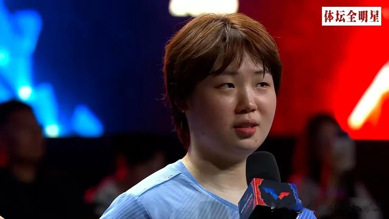发现没有？王励勤这回估计高兴坏了。
不是因为蒯曼4-3逆转张本美和，而是这丫头彻