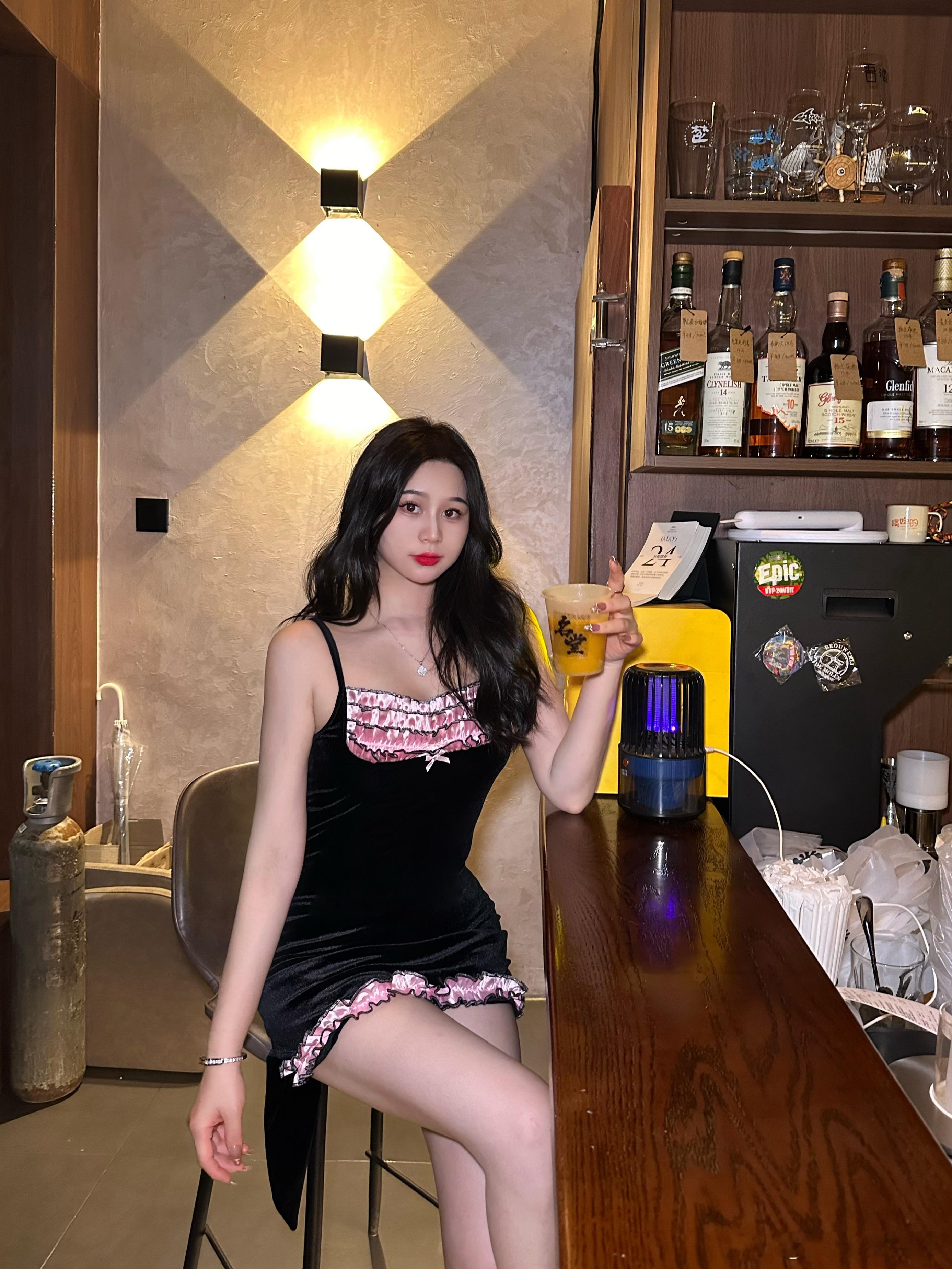 微醺🥂👗:花娴 ​​​