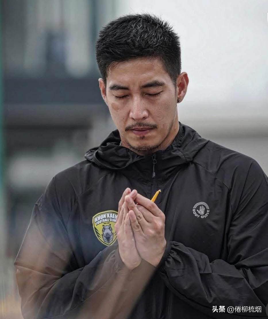 由于战绩差强人意， Tono宣布辞去孔敬FC俱乐部主席职位。。