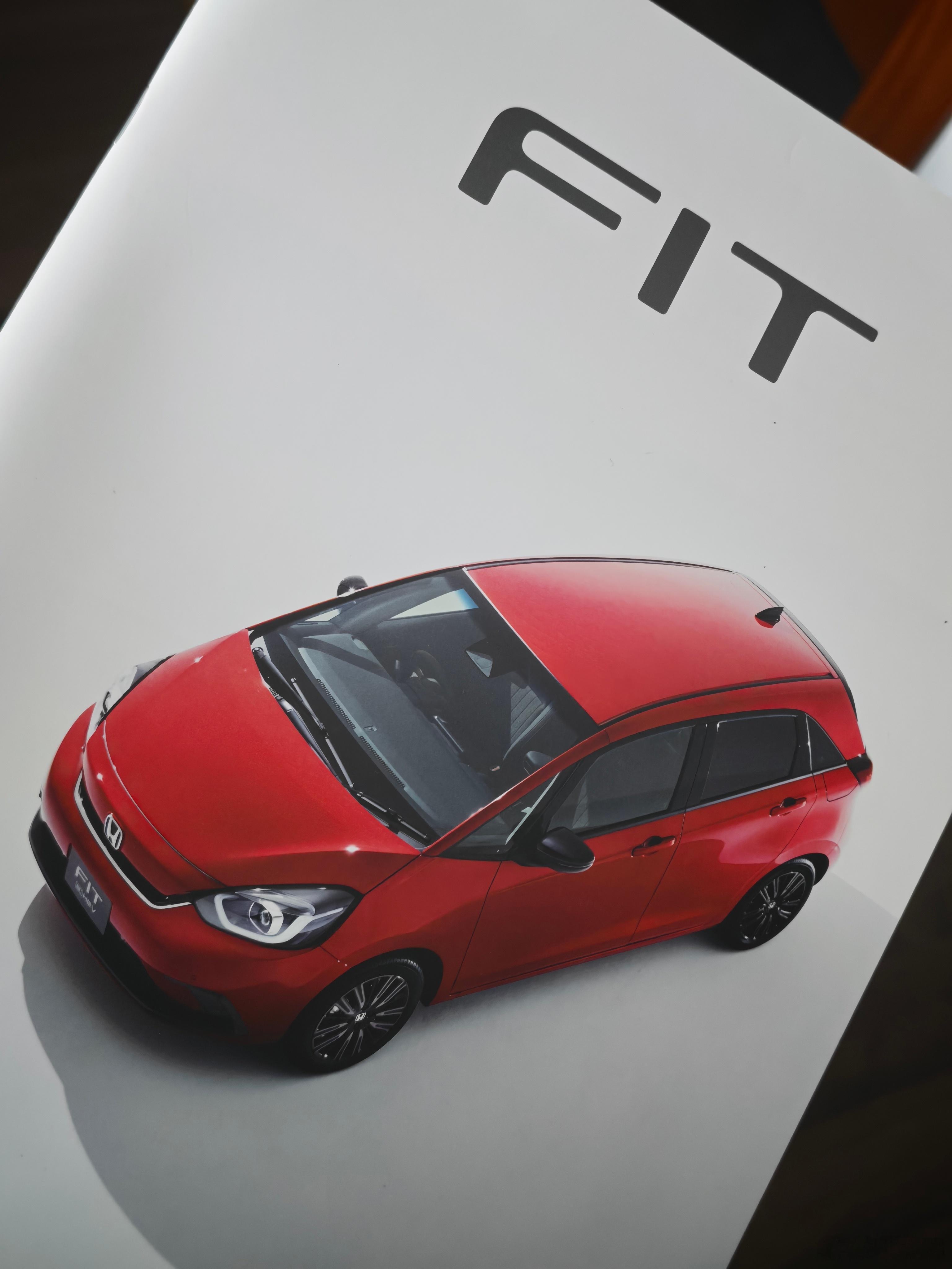 现在再看当年喜欢得死去活来的Fit仔确实已经没有心动的感觉了…… 