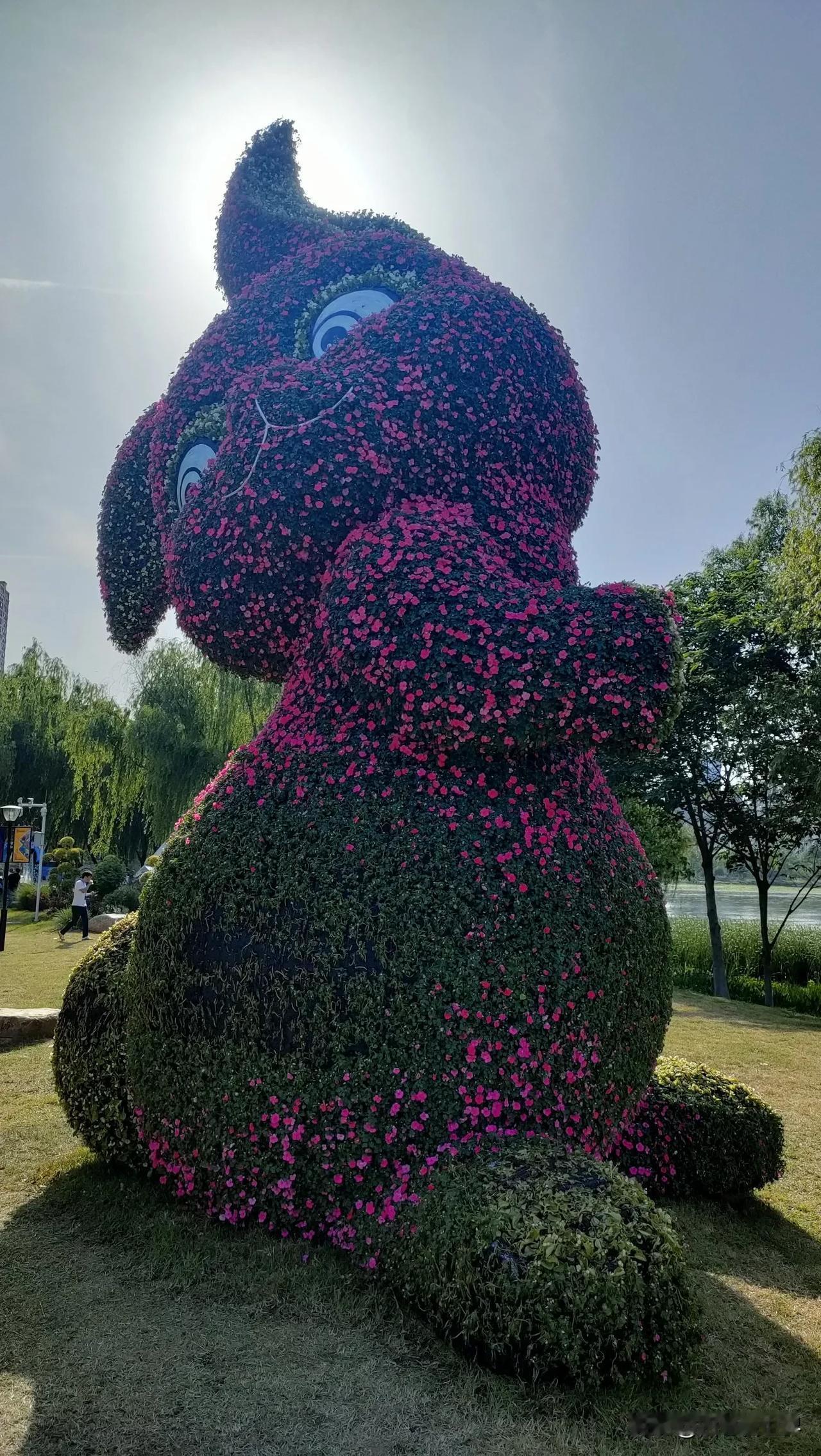 什么人最喜欢在你面前炫耀？什么人最嫉妒你？
亲人？朋友？同学？亲戚？
好像都有，
