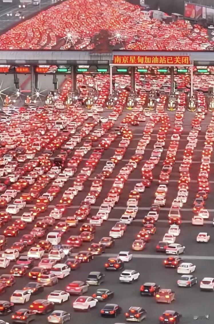 我妈说我们村一个我叫二姐的没了，才六十岁。
婚后就和二姐夫去了市里开商店，卖自行