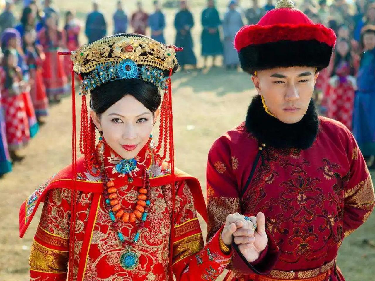 1634年，倾国倾城的蒙古寡妇带着族人和财产投靠皇太极，皇太极望着眼前的美人，内