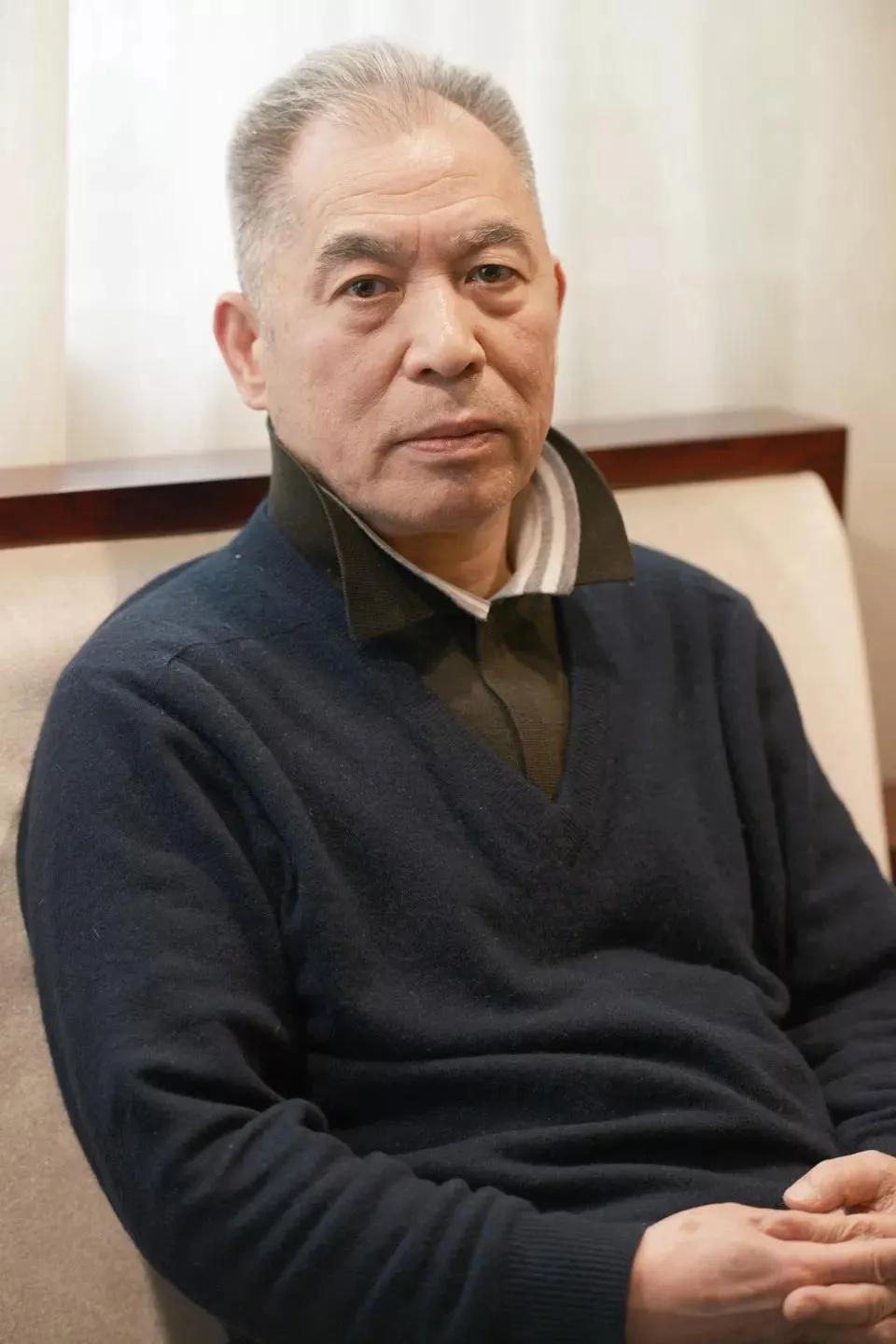 当年，梁晓声从复旦大学毕业，学校的老师问他:“你能不能留校任教？”面对这样一个许