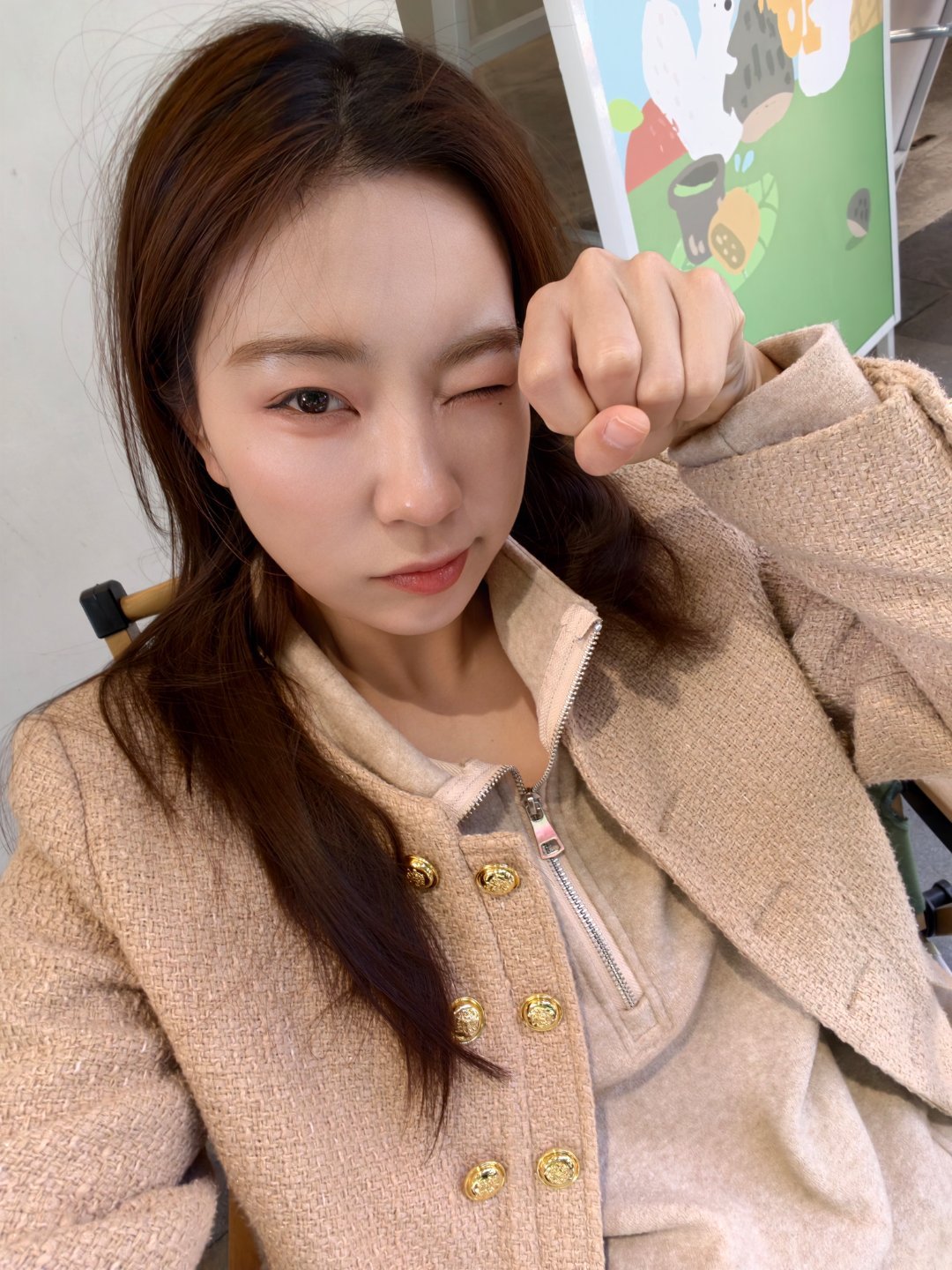 宝宝 宅在家里很容易抑郁 多出去走走 可以跳跳楼 跳跳海 撞撞汽车 人生有很多选