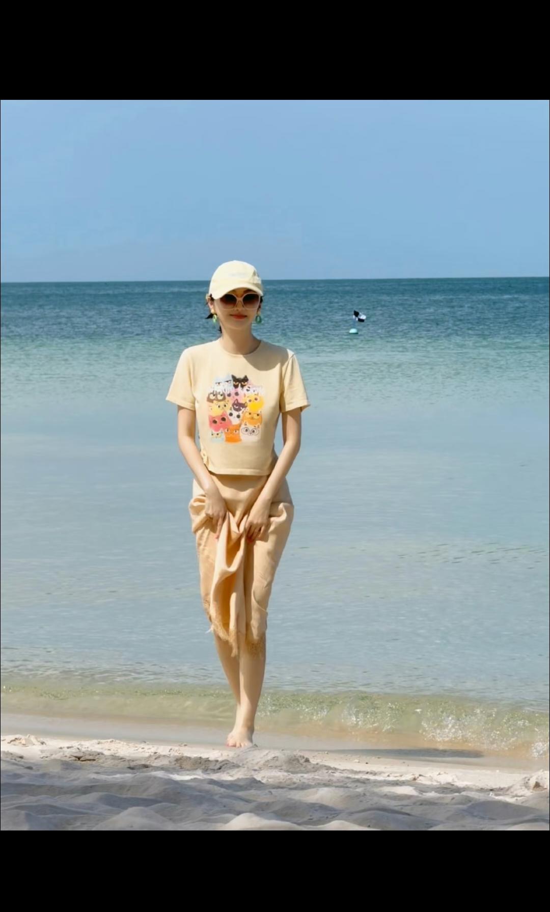 快四十岁的人了依旧长的白白嫩嫩
软软糯糯的
只是张继科糊涂啊！
差点就把她娶回家