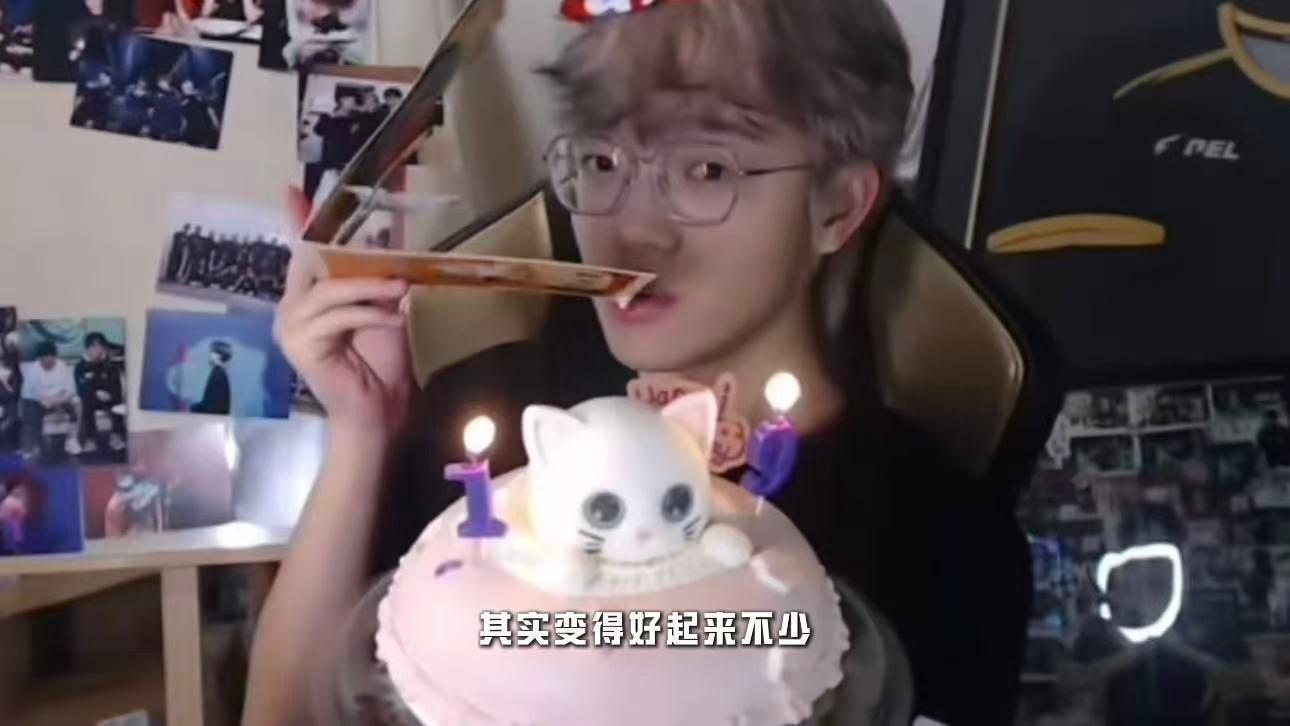 从青涩青训到赛场老将，从少年意气到沉稳担当。PEL选手的青春回忆录