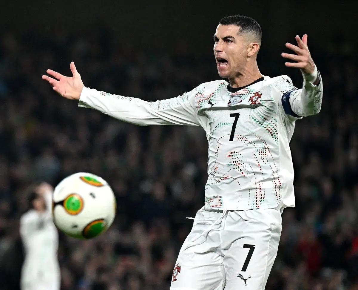 一直破不了大巴一直落后，我罗也是太着急上火导致不冷静肘击，裁判这么一折腾直接成比