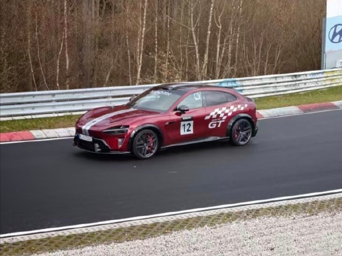 在纽北测试的小米YU7 GT 