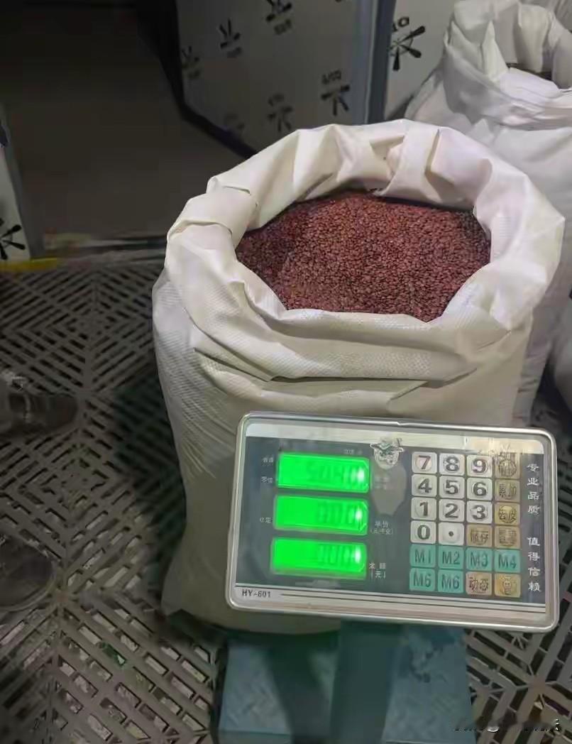 “钱货两空！”陕西蒲城，一男子做中草药生意，突然来了个客户，要买2.5吨酸枣仁，