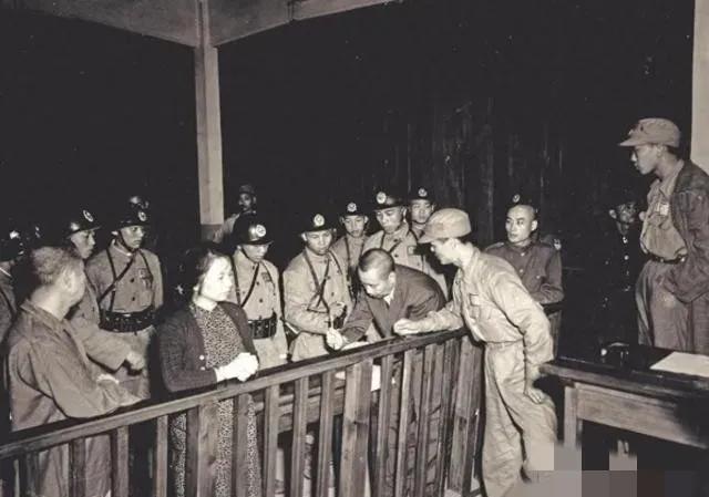 1950 年，朱枫牺牲后，没人为她收尸料理后事，之后就被草草火化了！
1905 