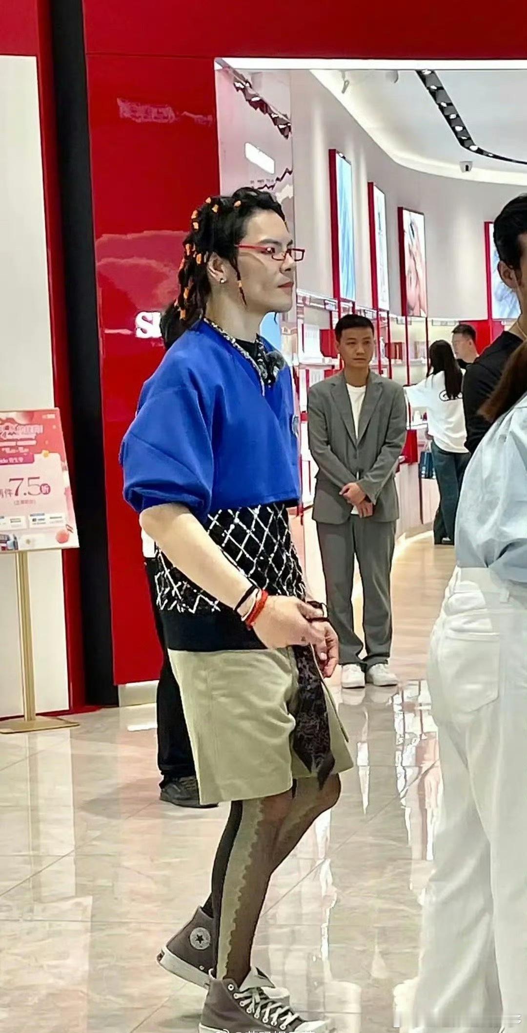 向佐已经无敌了[拜拜] 