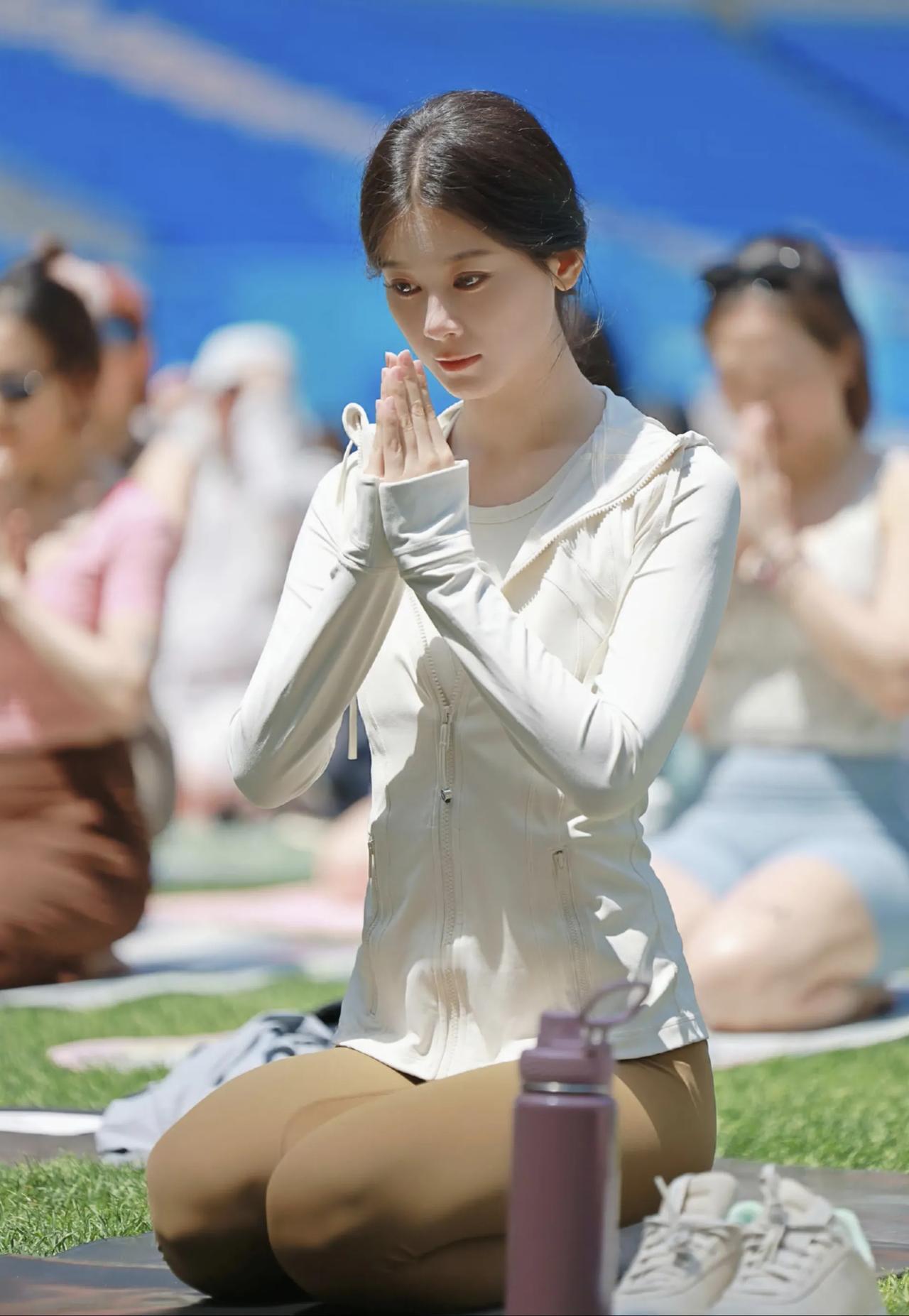 赵昭仪的瑜伽初体验，世界大师课，这起点也太高了吧！