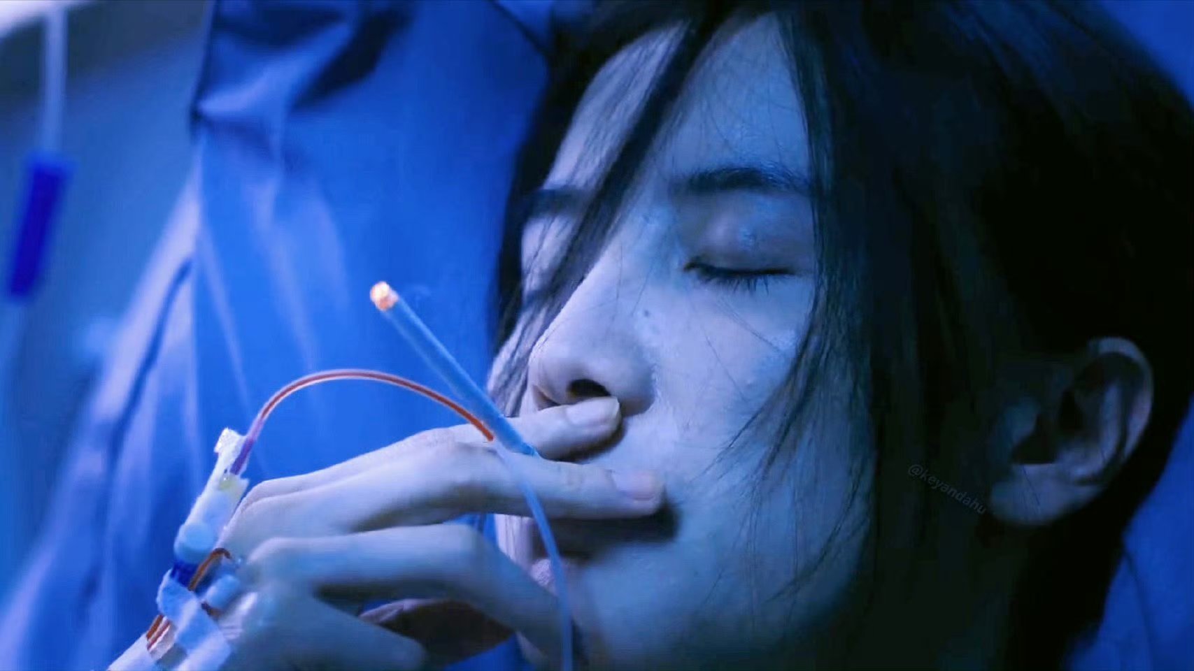 宋佳钟楚曦亲了 我要让所有人都看一遍宋佳姐的这张图，太美了。。。[跪了][跪了]