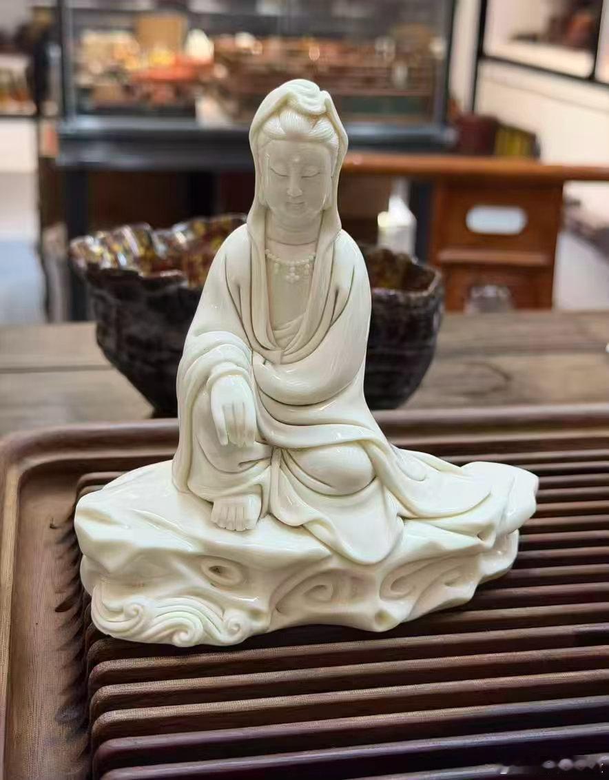 中尚文化馆藏明代何朝宗观音“最美中国白”，国宝级德化白瓷观音坐像鉴赏何朝宗是明代