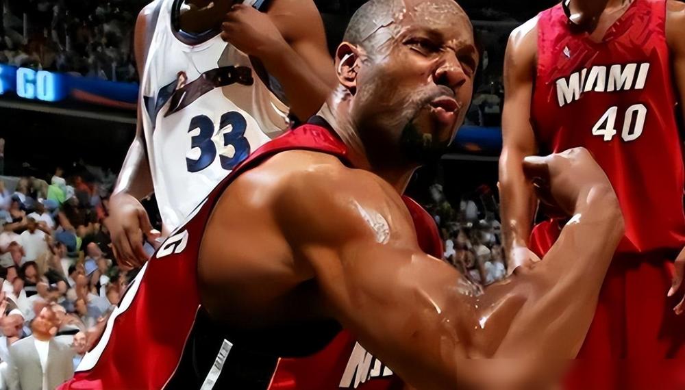 看看谁的麒麟臂最夸张，最不可思议！

本华莱士，一身腱子肉，阿泰都得认怂。

卡