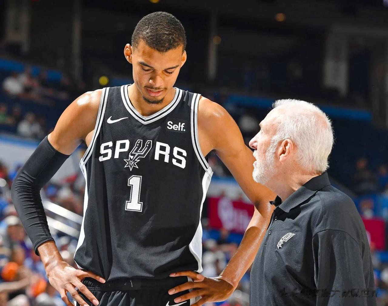 #nba新赛季赛# 
北京时间10月11日NBA马刺队2023届新秀状元郎文班亚